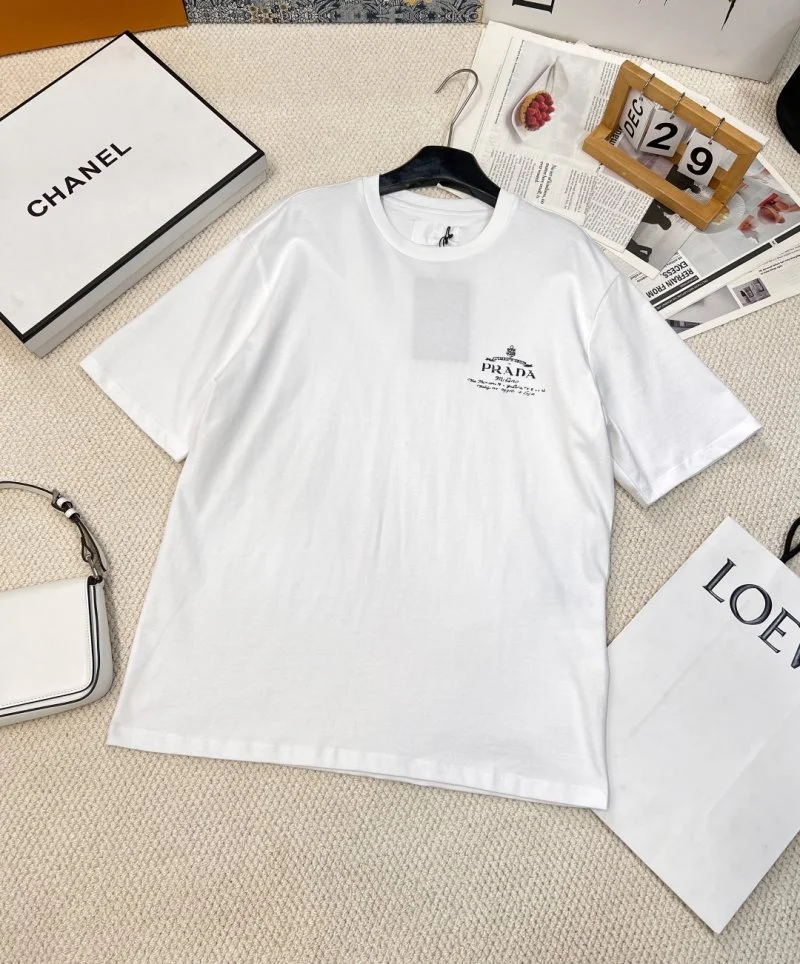 Prada T-Shirts Sleek 166275