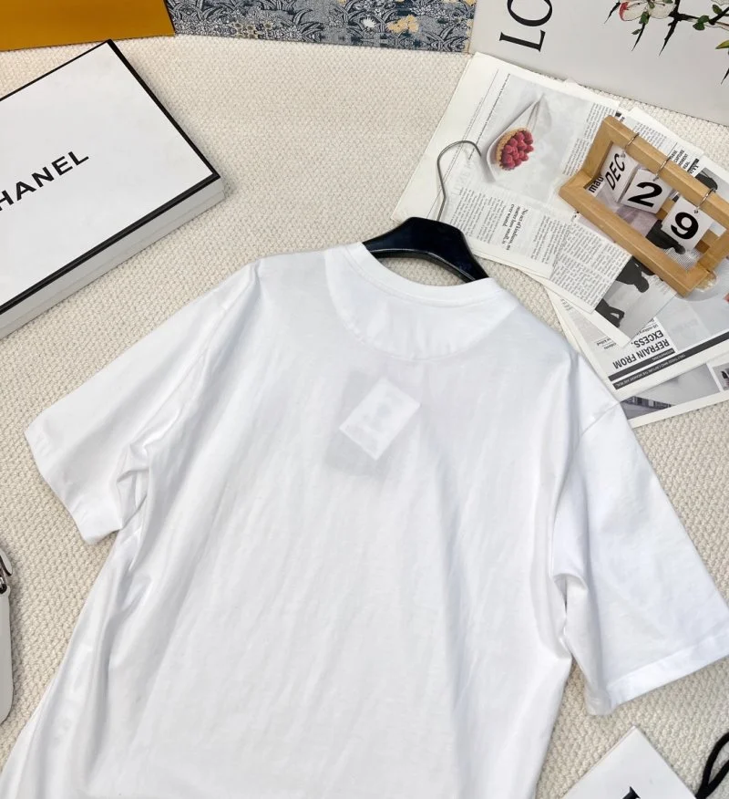 Prada T-Shirts Sleek 166275
