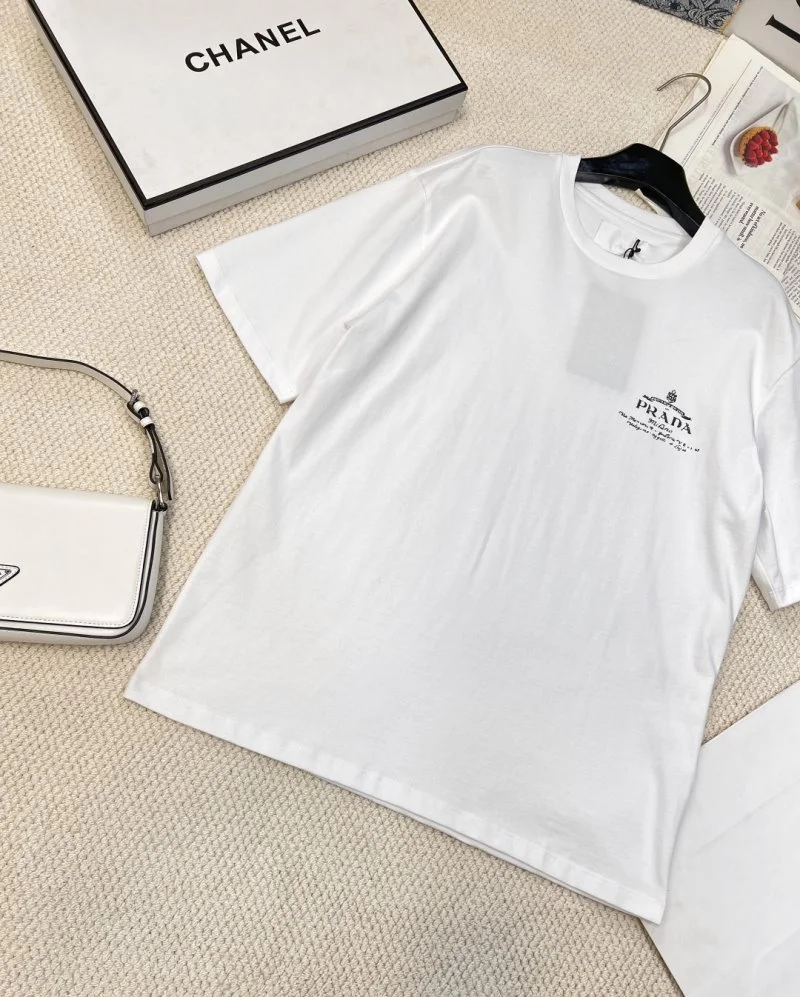 Prada T-Shirts Sleek 166275