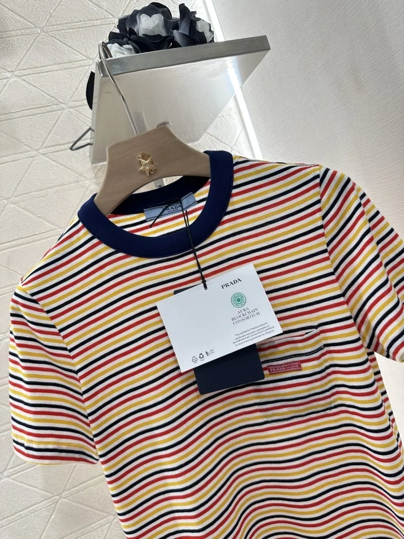 Prada T-Shirts Cozy 166264