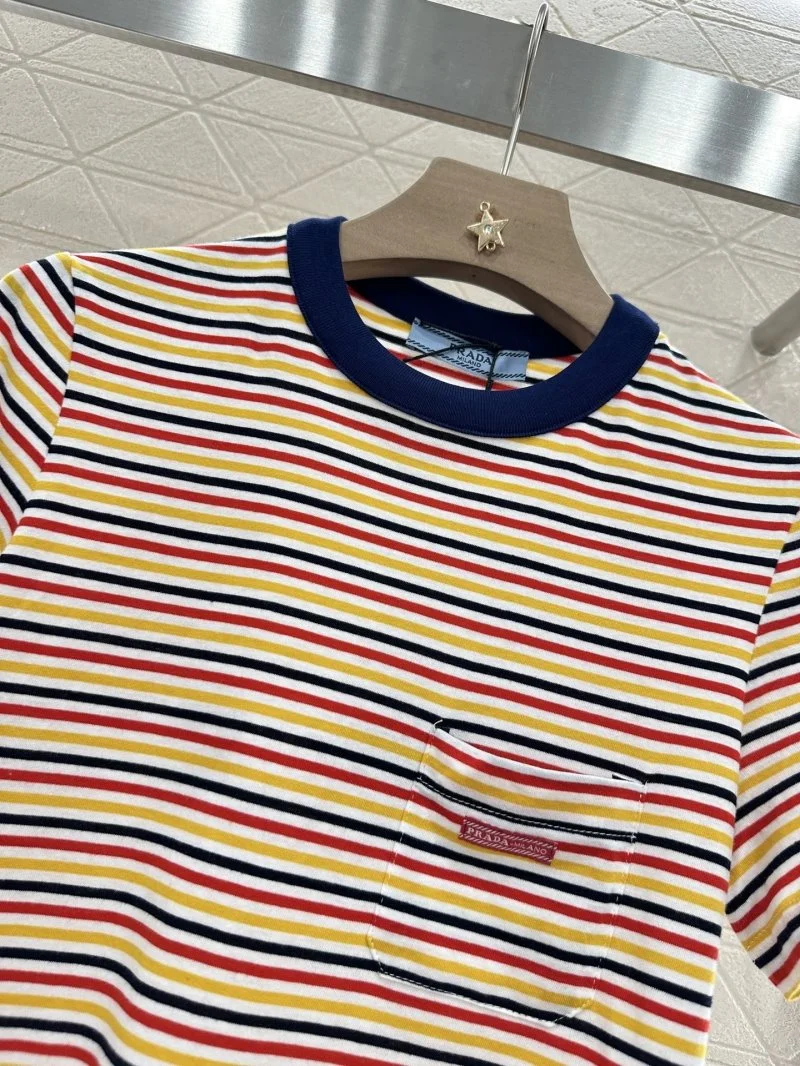 Prada T-Shirts Cozy 166264
