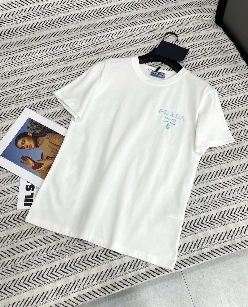 Prada T-Shirts Versatile 166350