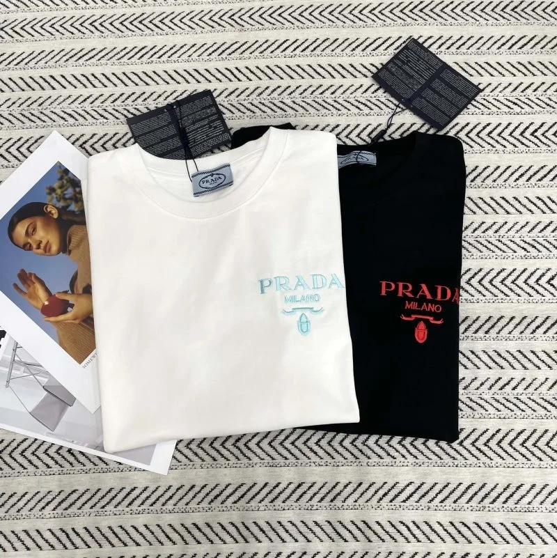 Prada T-Shirts Versatile 166350