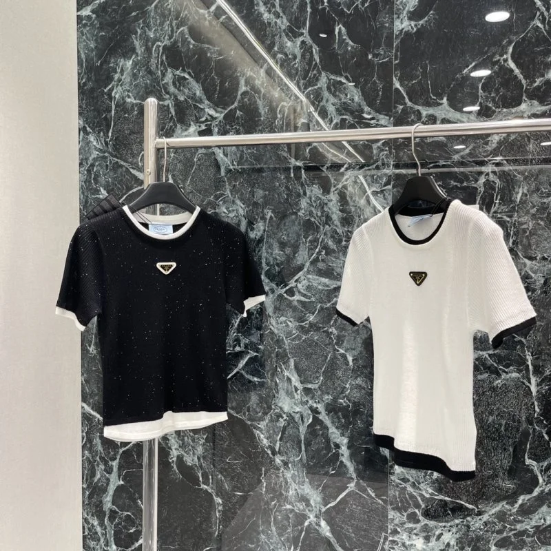 Effortless Prada T-Shirts 166280