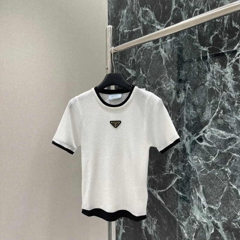 Effortless Prada T-Shirts 166280