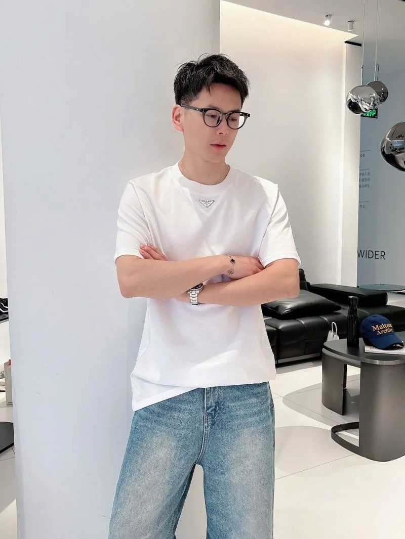Lightweight Prada T-Shirts 167902