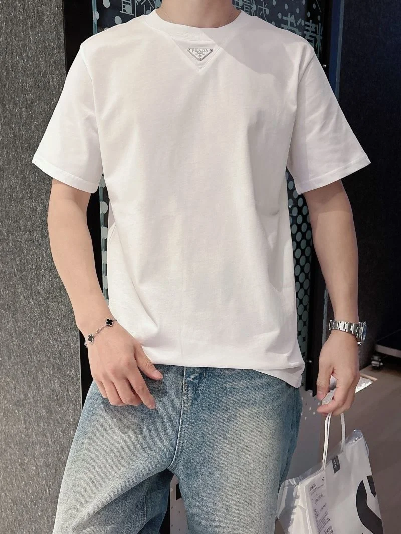 Lightweight Prada T-Shirts 167902