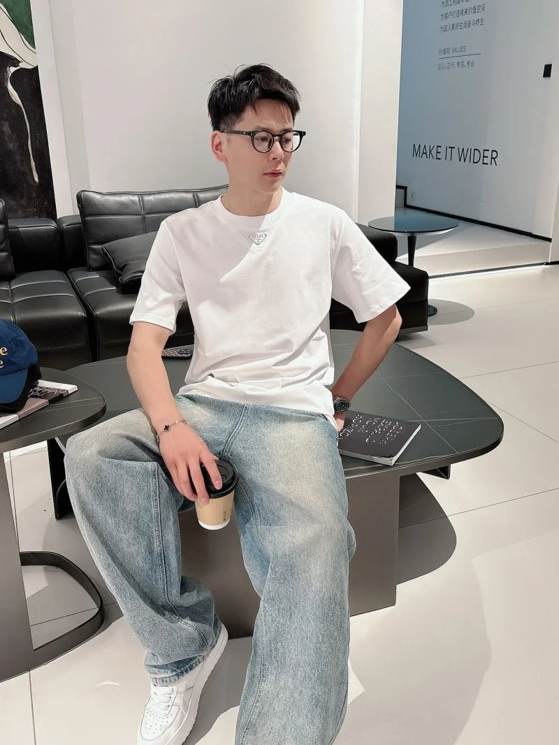 Lightweight Prada T-Shirts 167902