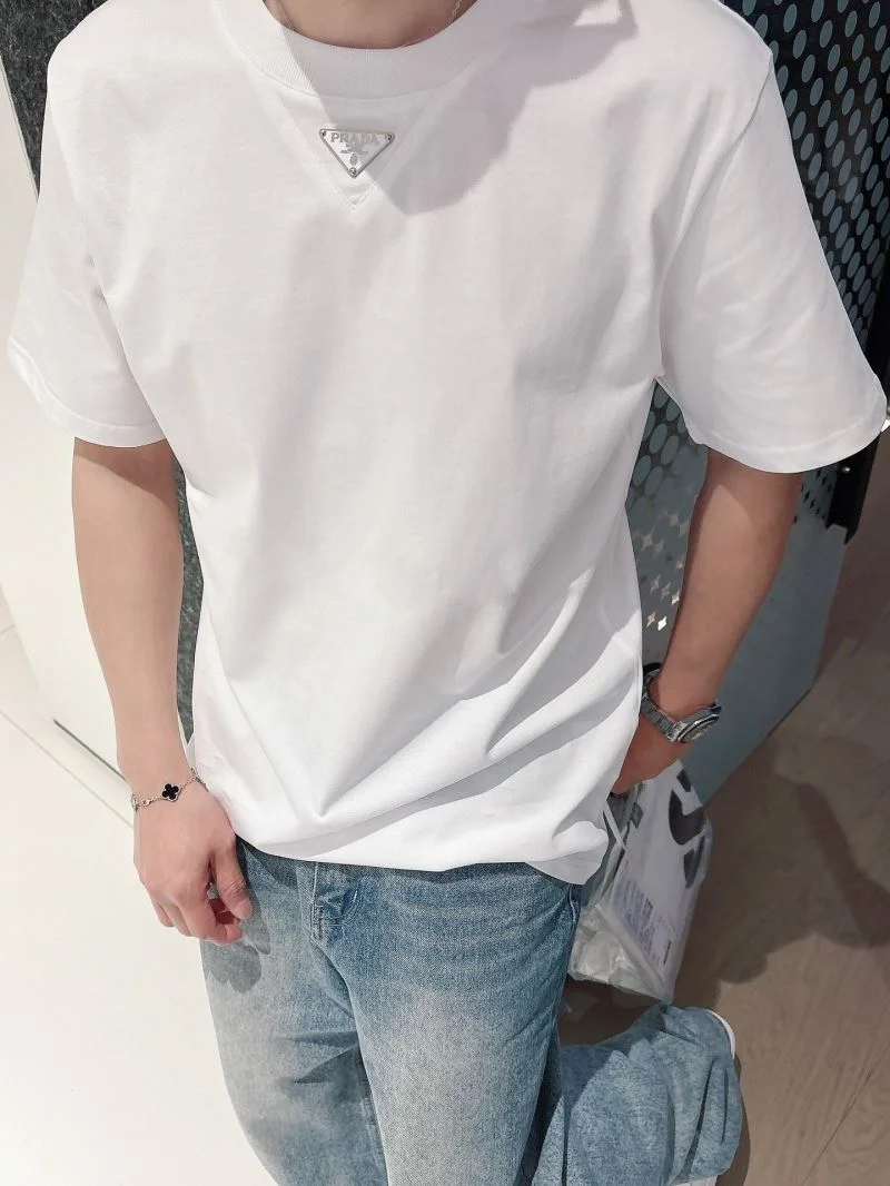 Lightweight Prada T-Shirts 167902