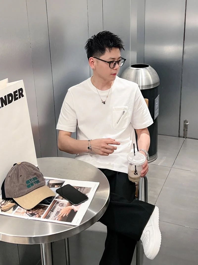 Resilient Prada T-Shirts 167903