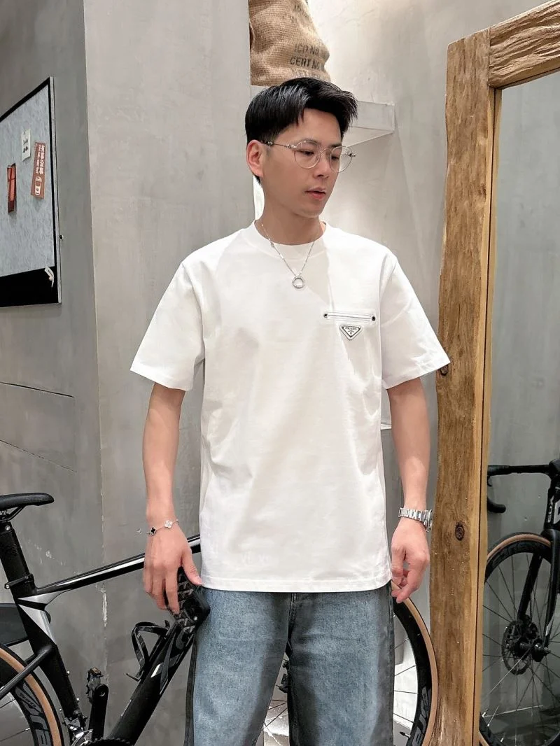 Original Prada T-Shirts 167901