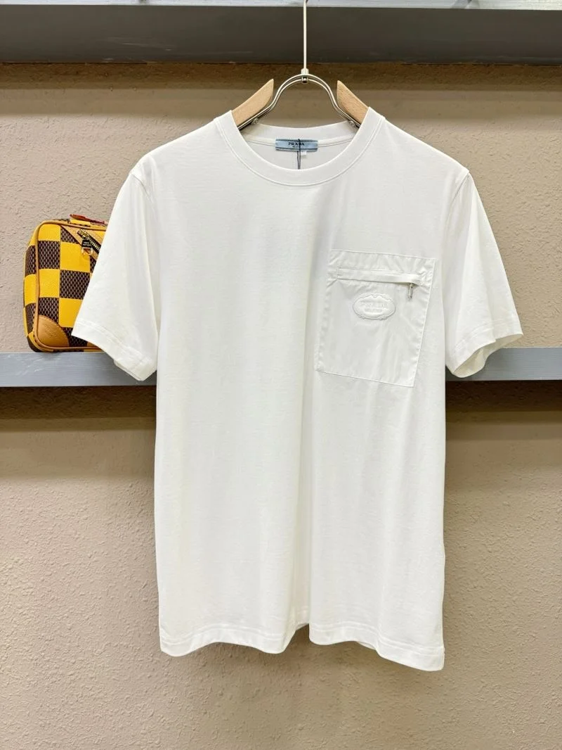 ModernLook Prada T-Shirts 167898