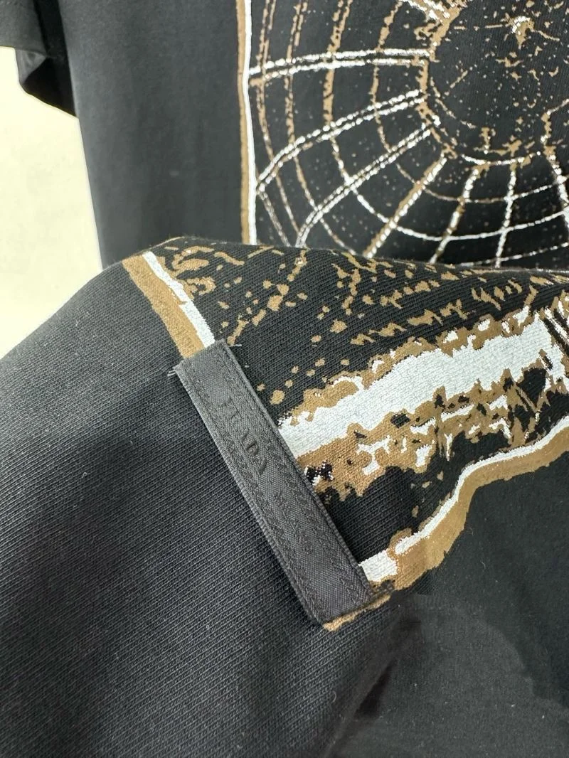 Prada T-Shirts WellDesigned 167885