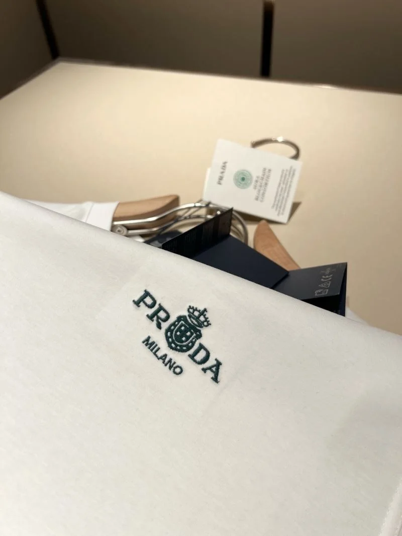 Prada T-Shirts Trendy 167891