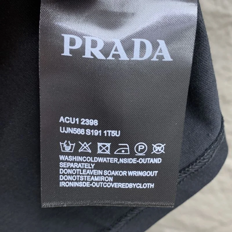 Versatile Prada T-Shirts 167871