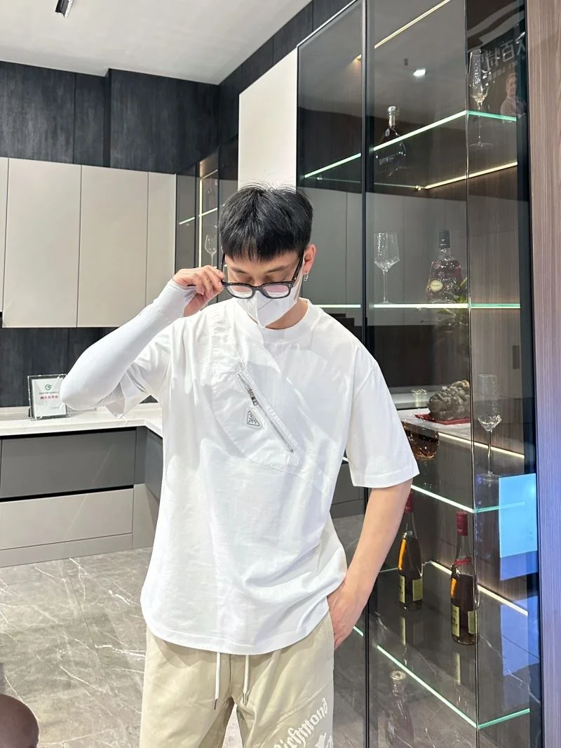 Prada T-Shirts Unique 167906
