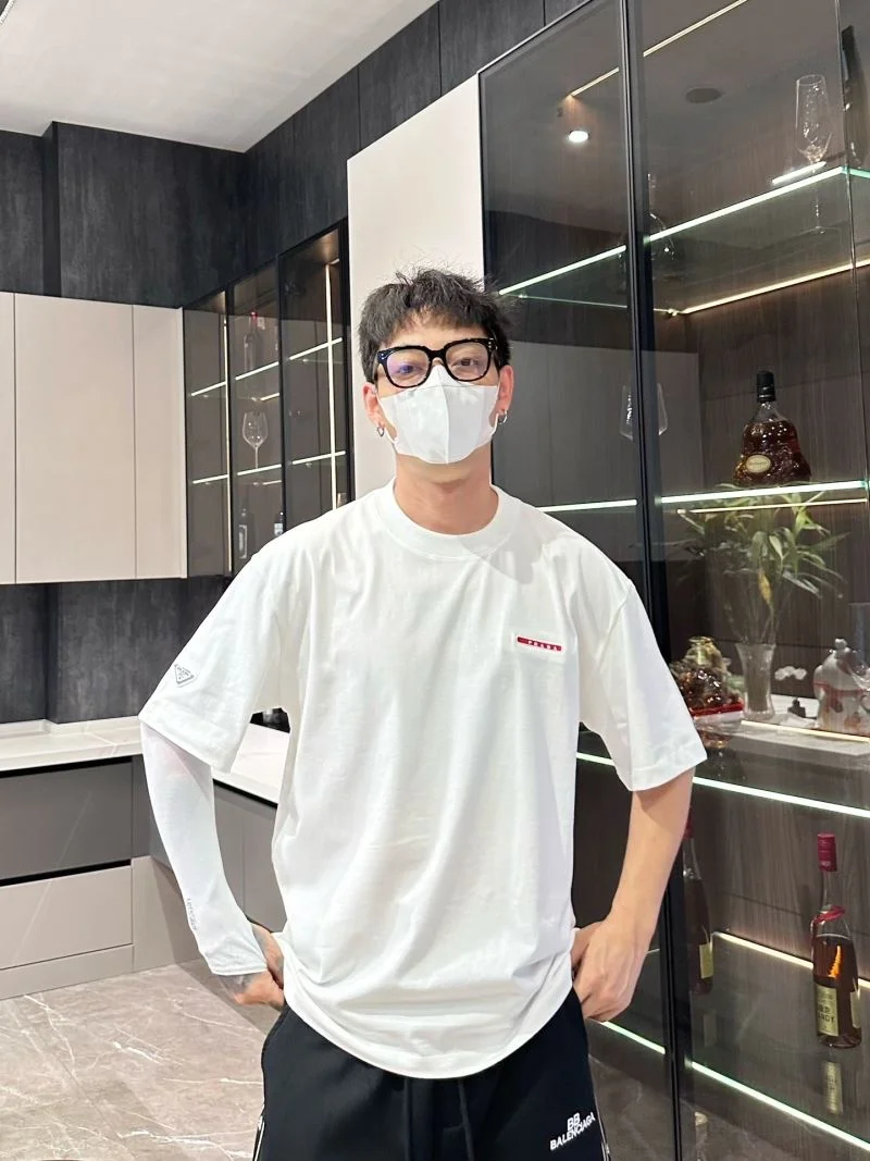 Prada T-Shirts Cozy 167868