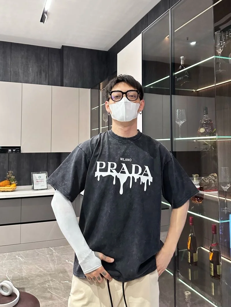 Lightweight Prada T-Shirts 167908