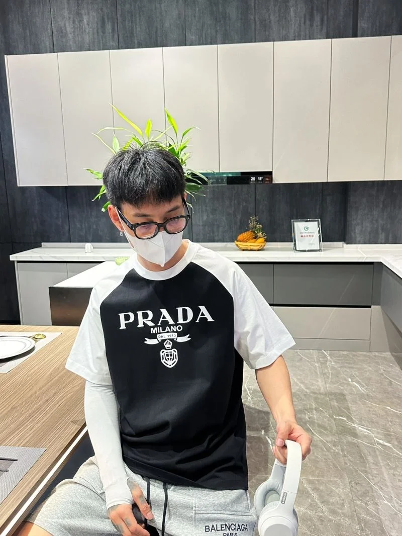 Breathable Prada T-Shirts 167867