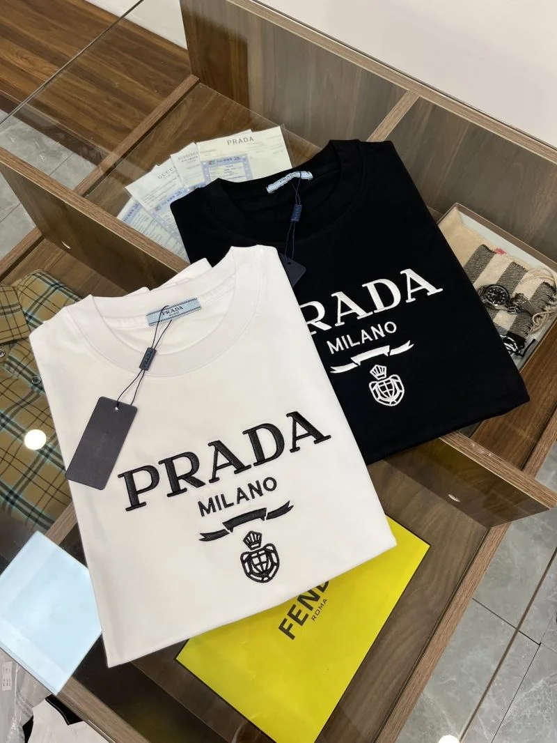 Elegant Prada T-Shirts 167846