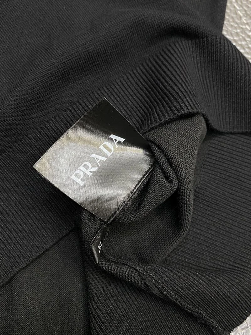Prada T-Shirts Snug 167812