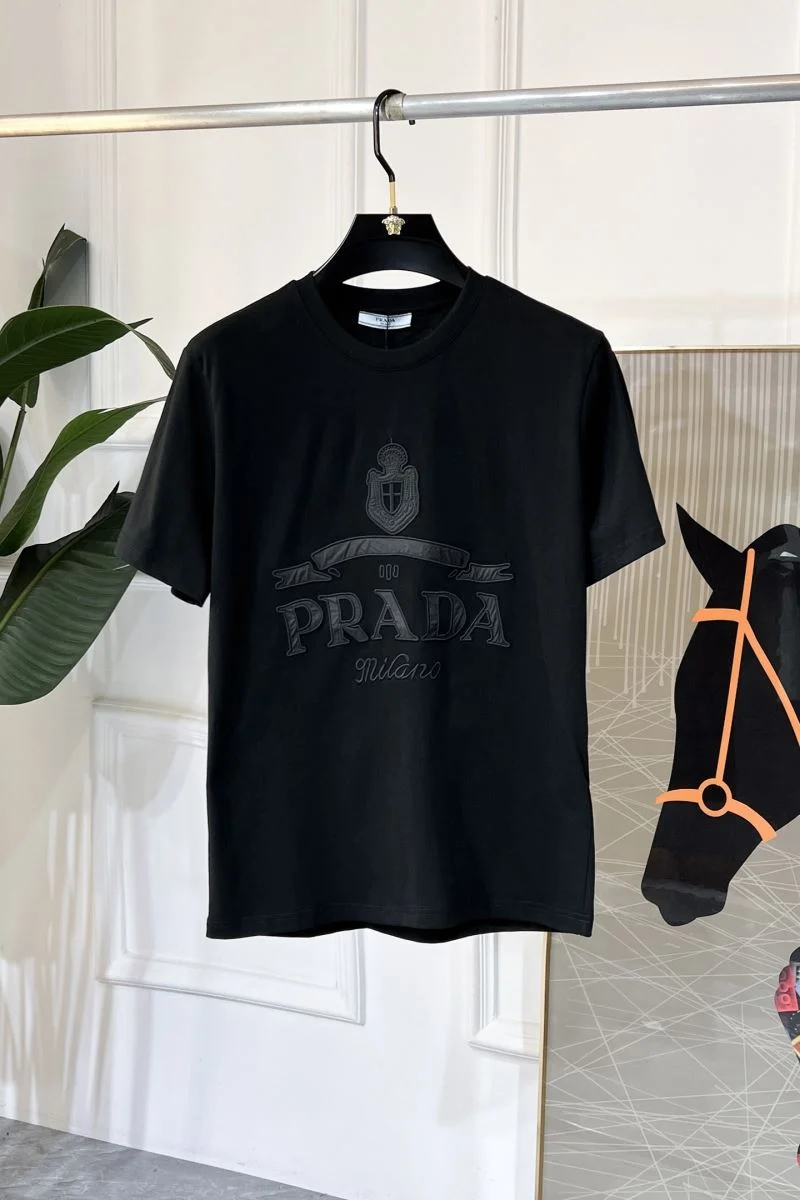 Prada T-Shirts Sleek 167817
