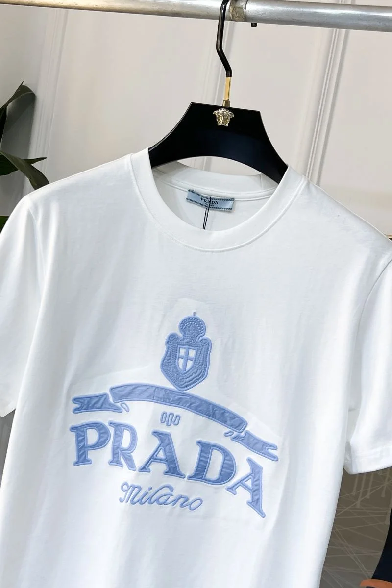 Prada T-Shirts Sleek 167817