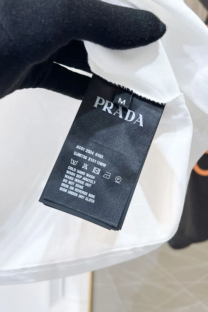 Prada T-Shirts Sleek 167817