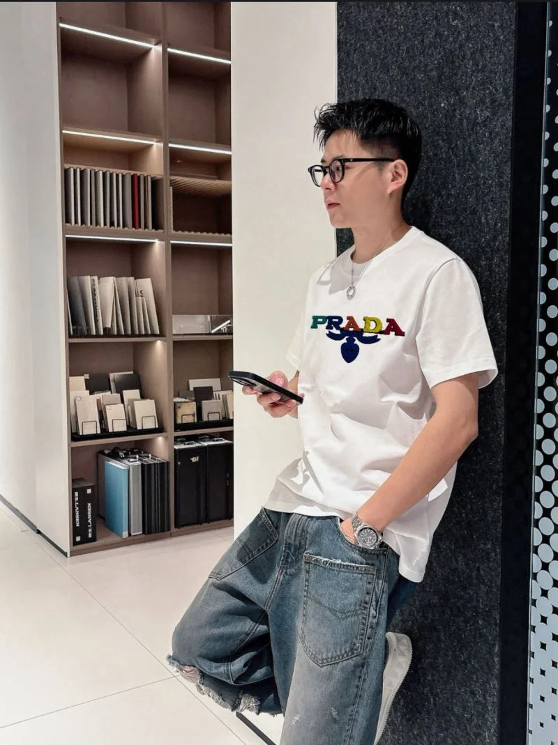 Vibrant Prada T-Shirts 167800