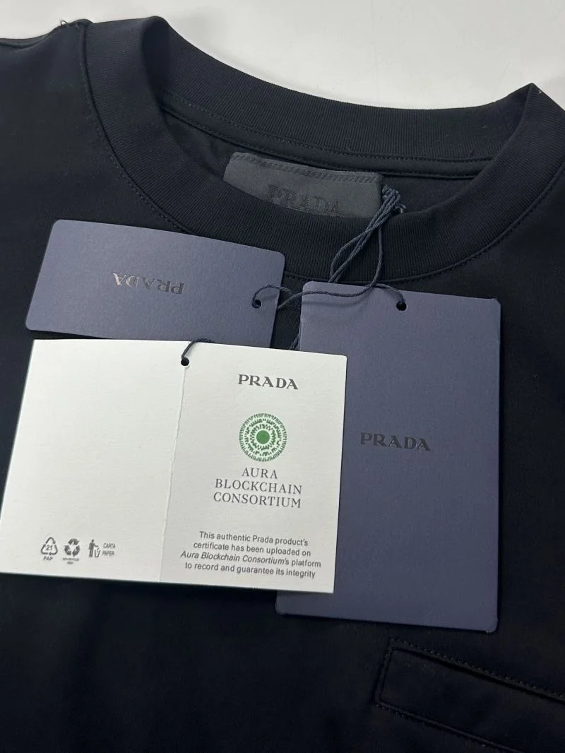 FlexibleFit Prada T-Shirts 165642