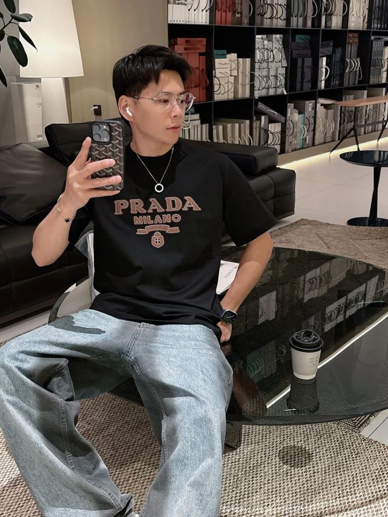 Flexible Prada T-Shirts 167776
