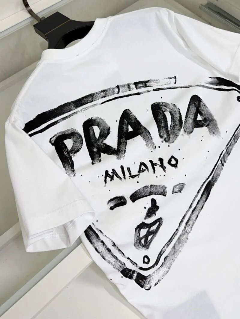 Stylish Prada T-Shirts 167755