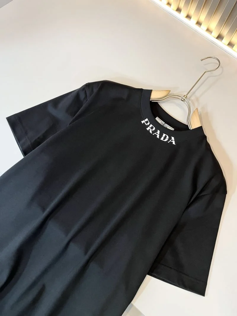 Classic Prada T-Shirts 167744