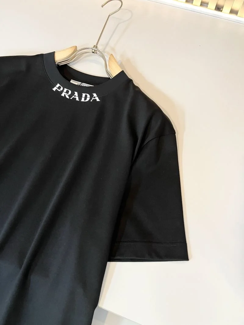 Classic Prada T-Shirts 167744