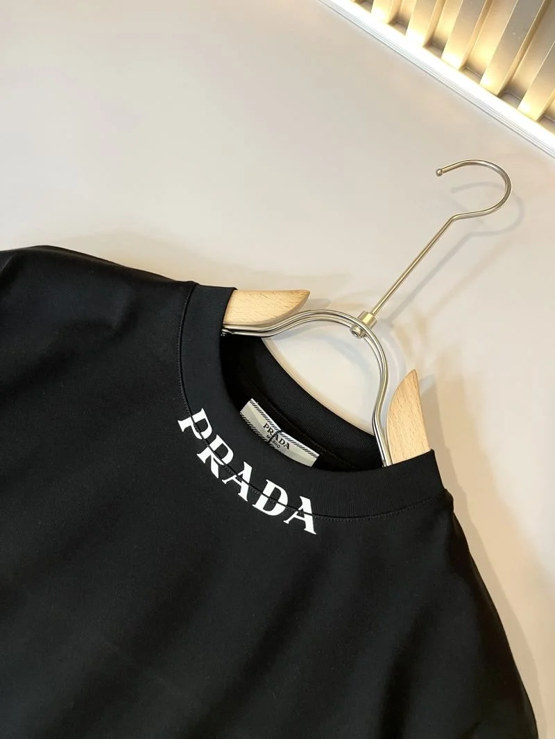 Classic Prada T-Shirts 167744