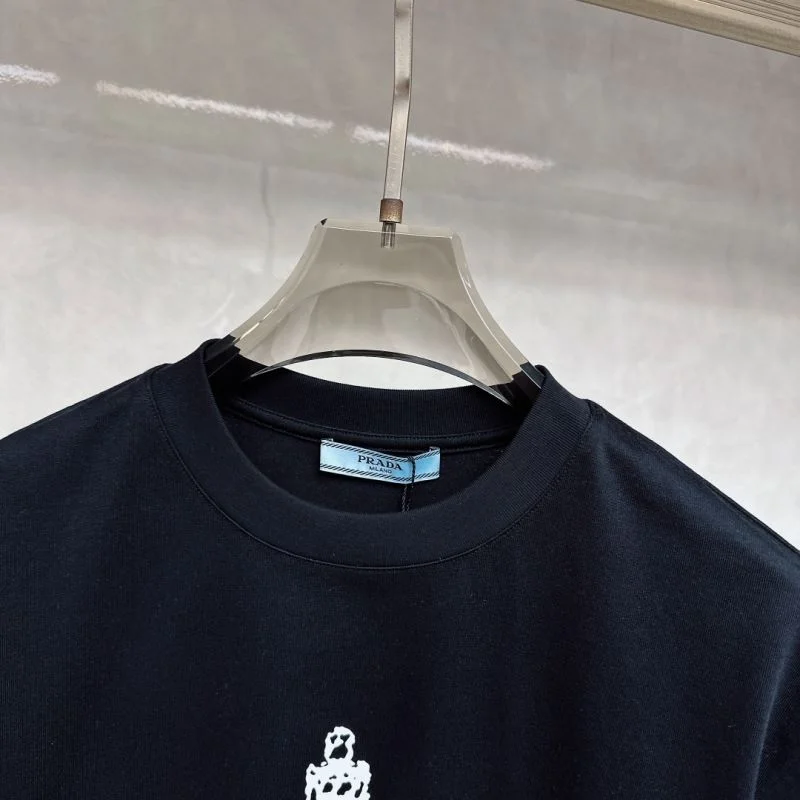 Versatile Prada T-Shirts 167736
