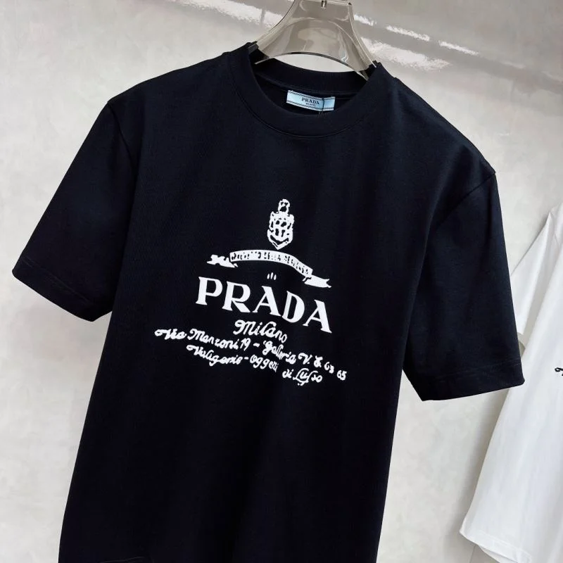Versatile Prada T-Shirts 167736