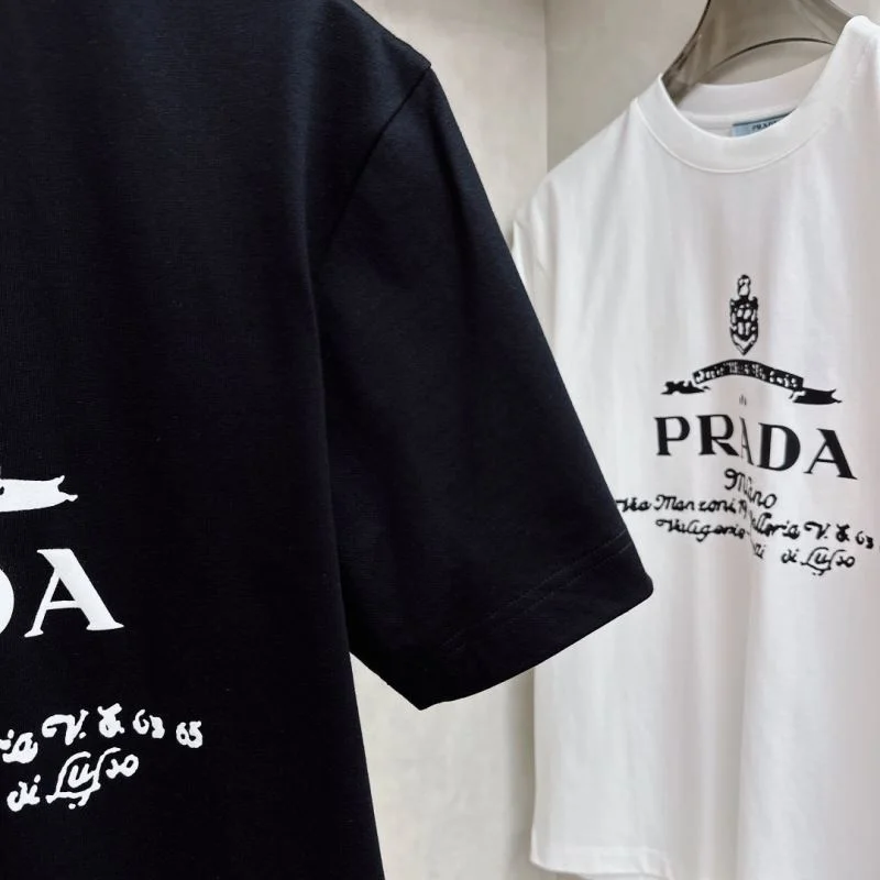 Versatile Prada T-Shirts 167736