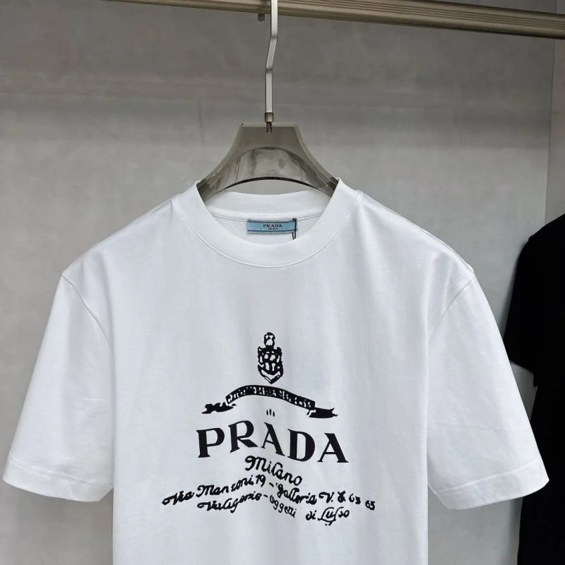 Elegant Prada T-Shirts 167741