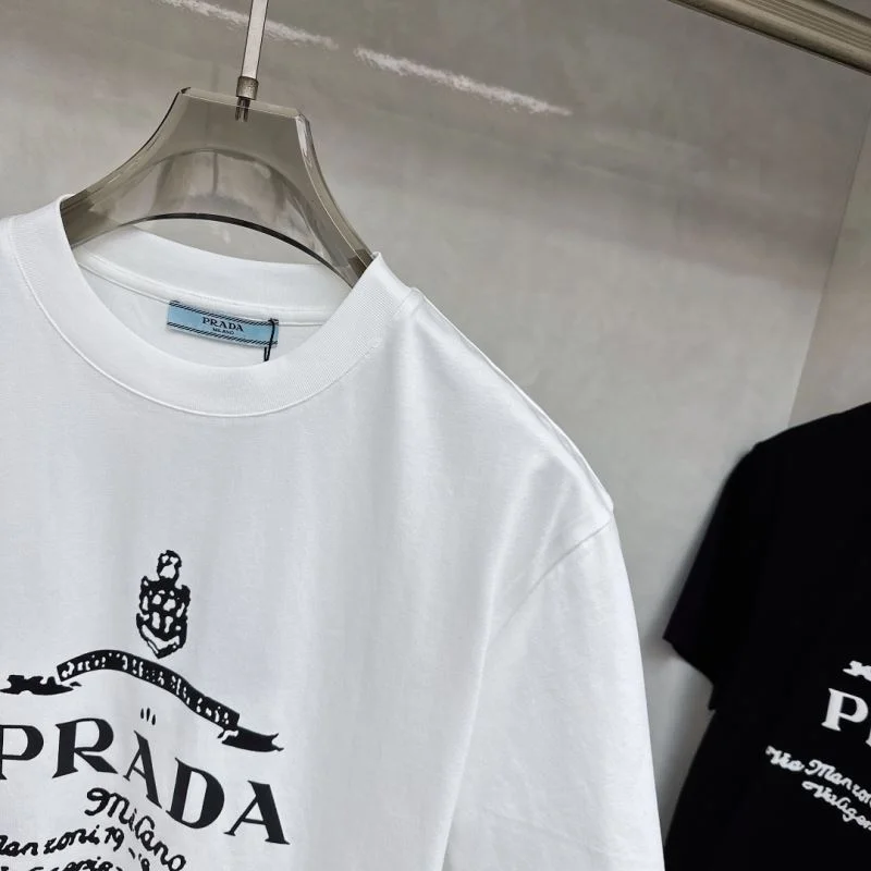 Elegant Prada T-Shirts 167741