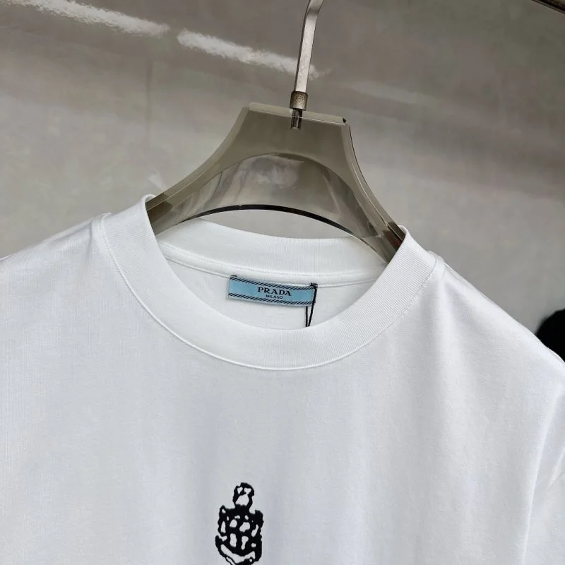 Elegant Prada T-Shirts 167741