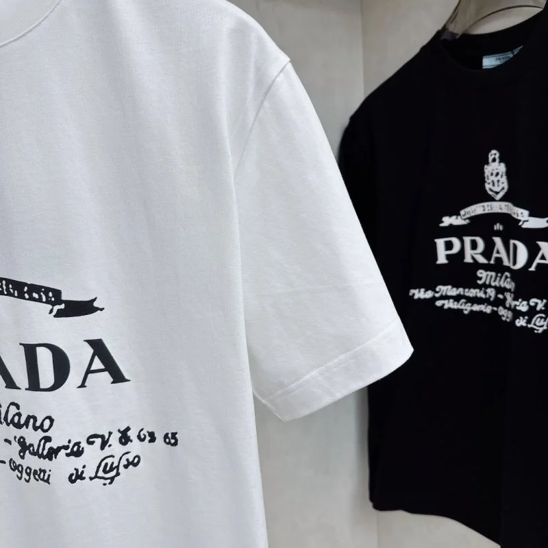 Elegant Prada T-Shirts 167741