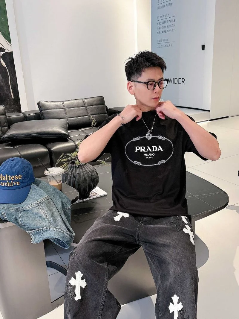 Modern Prada T-Shirts 167733