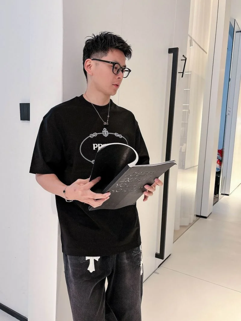 Modern Prada T-Shirts 167733