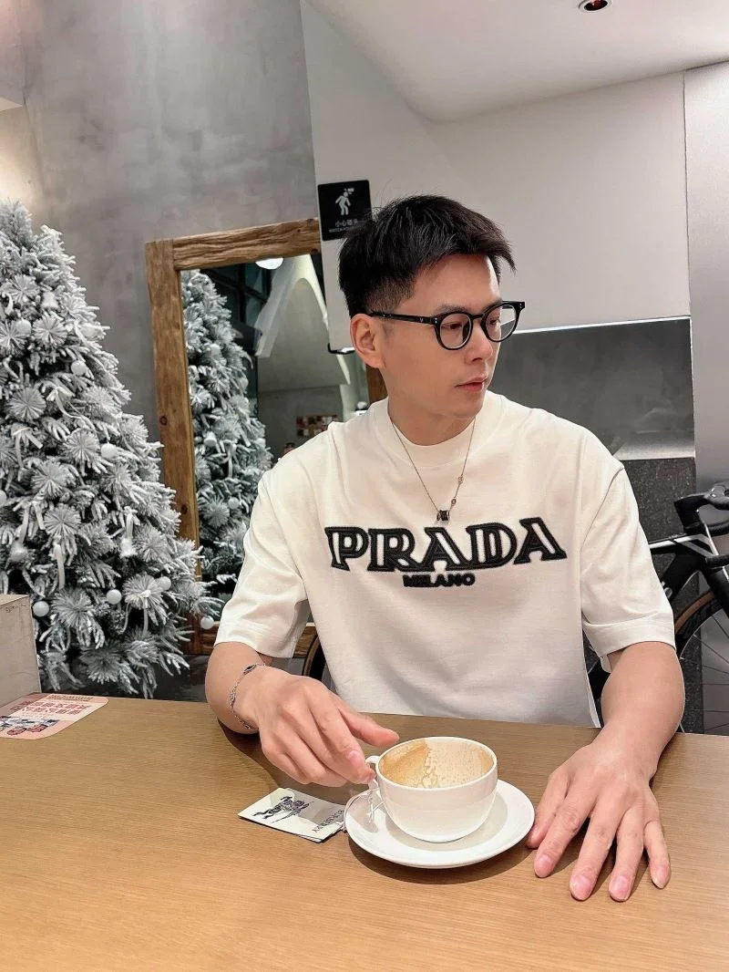 Prada T-Shirts Modern 167723