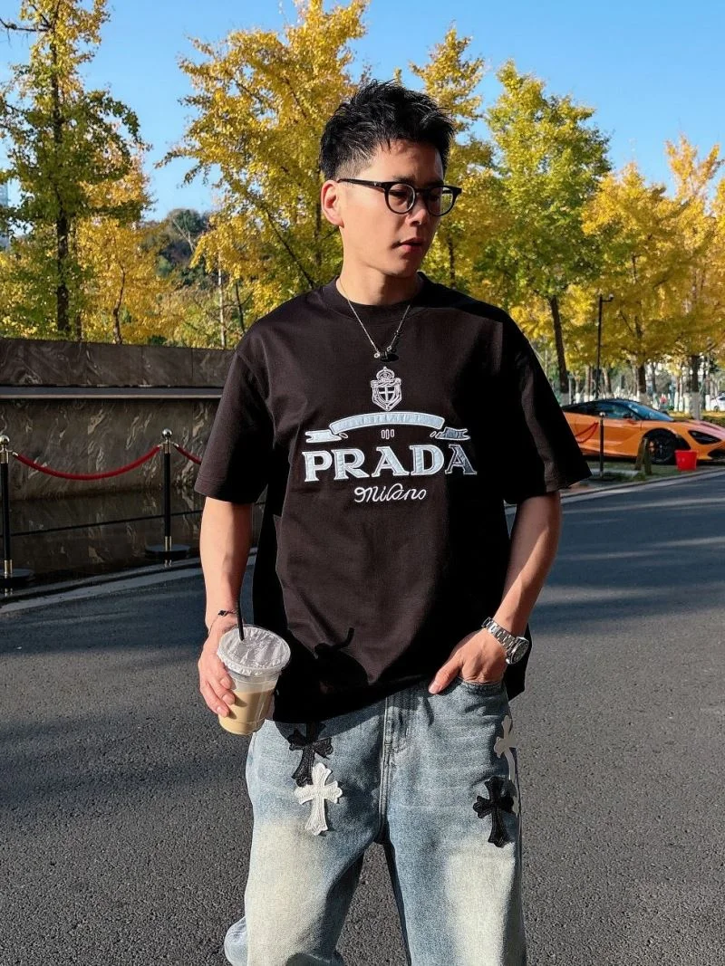 Prada T-Shirts Snug 167720
