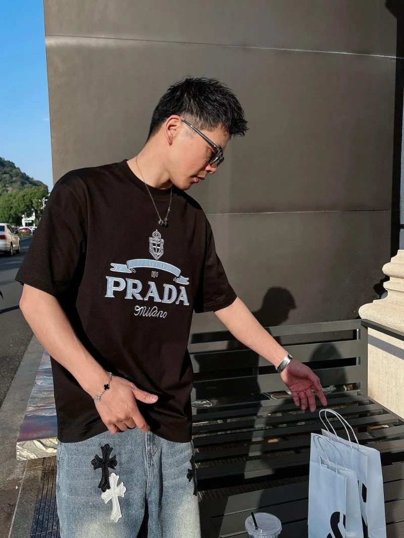 Prada T-Shirts Snug 167720