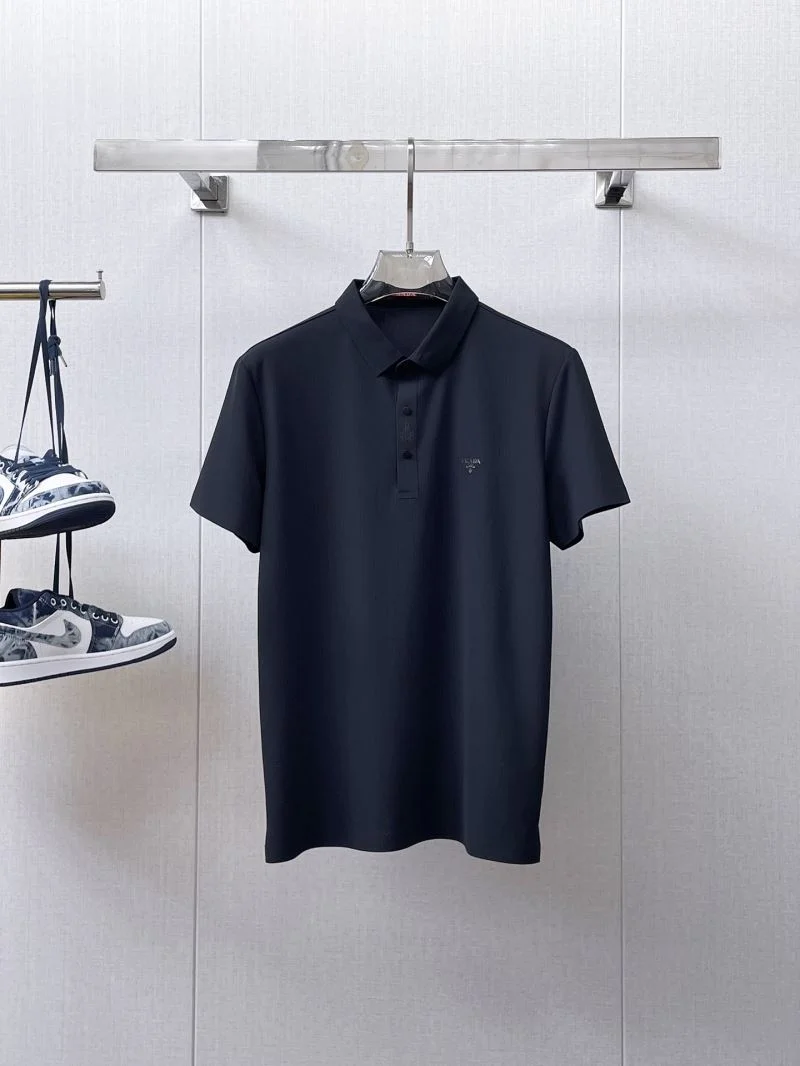 Snug Prada T-Shirts 167715