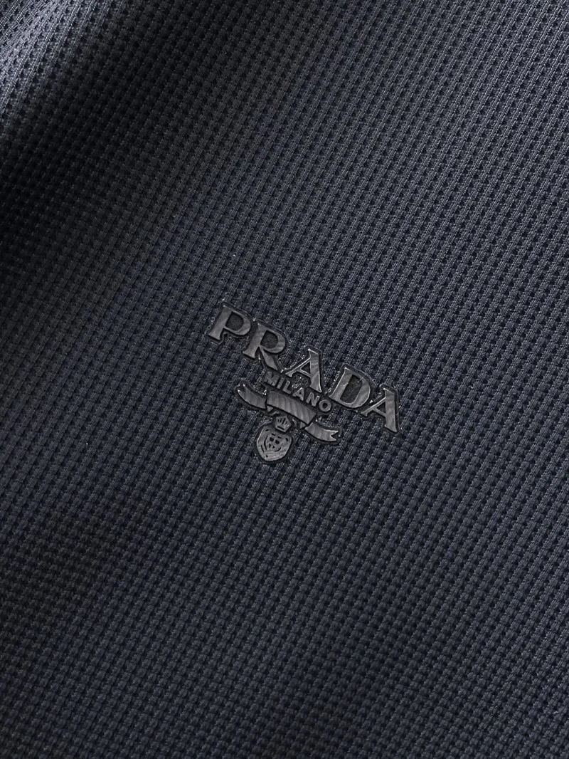Snug Prada T-Shirts 167715