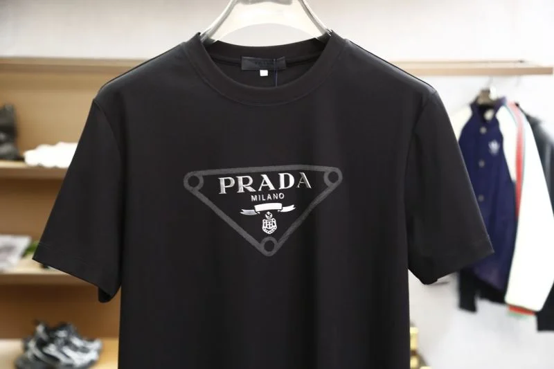 Prada T-Shirts TimelessDesign 167716